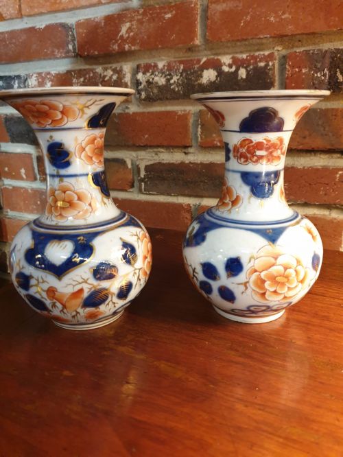 Paire de vases bulbes, Style Restauration
