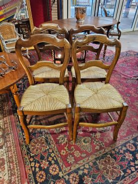 Suite de 4 chaises paillées, Style Louis-Philippe