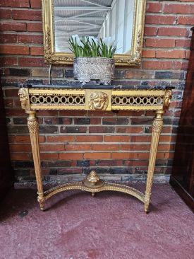 Console en bois et stuc doré, Style Louis XVI
